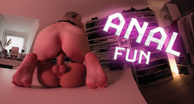 Sabdeluxe performs anal acts in close up non POV German adult VR with 60 FPS and 8K resolution settings.