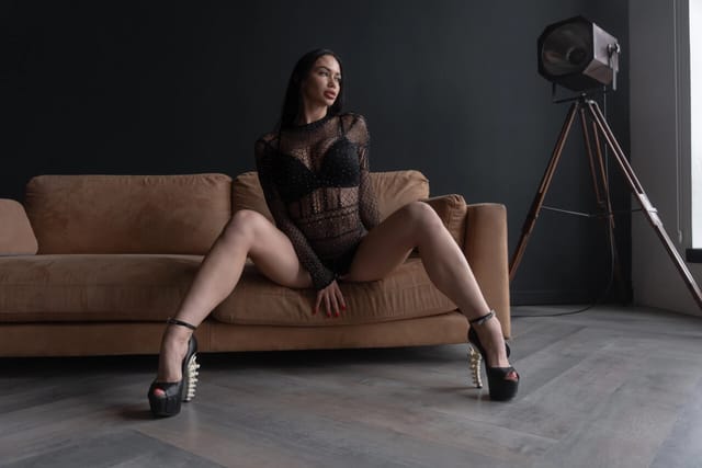KarenQ dances solo in high heels for StasyQVR non POV VR video