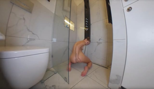 Fun-In-The-Shower-perVRt-Tiffany-Tatum-vr-porn-video--virtual-reality — photo 4