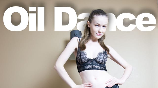 Brunette model Emily Bloom performs a solo oil dance in 4K VR footage with 60 frames per second for European viewers.