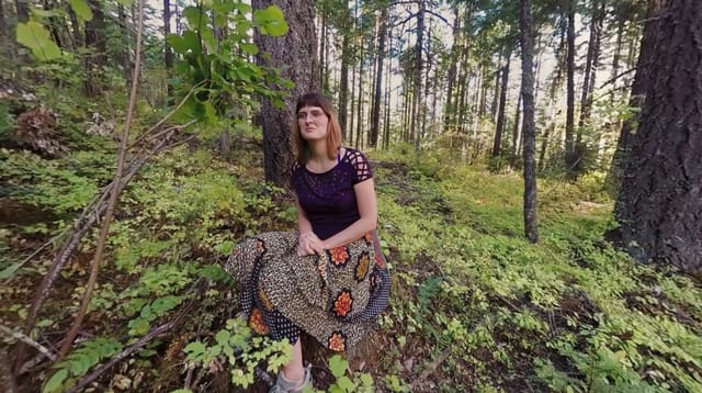 Sosha Belle sits outdoors for a YanksVR solo interview in 60fps non-POV premium VR video content.