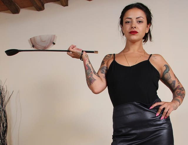 Bossy Nebraska Wants You To Worship Her Bare Sexy Feet VRFootFetish — photo 5