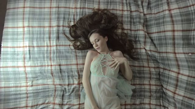 Overhead EmilyBloom Remove term Emily Bloom — photo 2