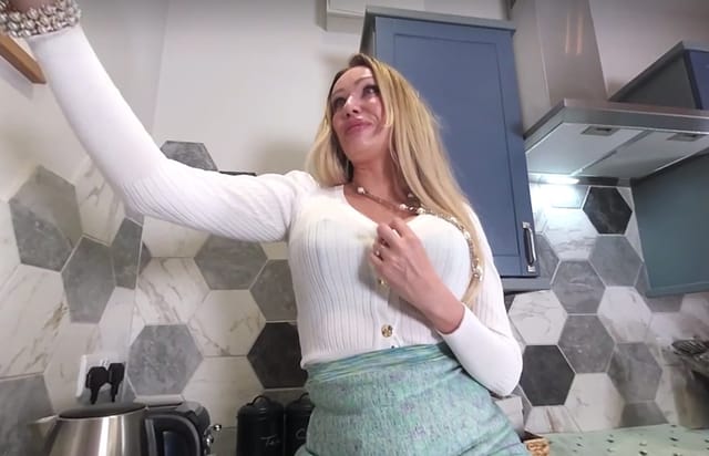 Hotwife Milf Joi Striptease perVRt Amber Jayne — photo 5