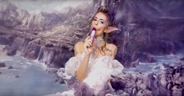 429-adelle-unicorn-BravoModels-vr-porn-video--virtual-reality — photo 4