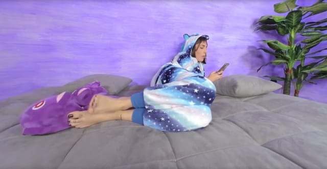 Stunning Aradia In A One-Piece Hooded Pajama And Purple Slippers Aradia VRFootFetish — photo 5