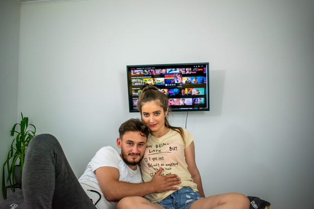 Darya & Brad - Netflix and Fuck Darya VRStars — photo 5