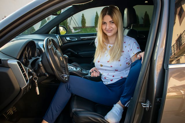 Sassy Tiff - Wet And Creamy In The Driver Seat woowvr ����� — photo 3