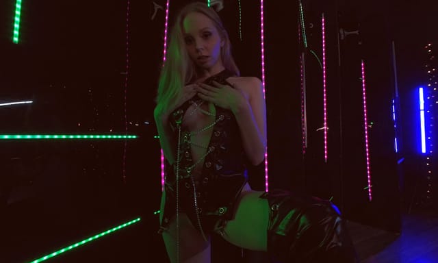 The Club ArielQ StasyQVR — photo 4
