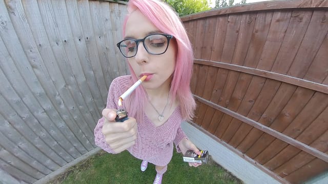 AChloe Toy Smoking in the Garden Chloe Toy VrSmokers — photo 4