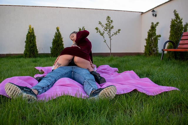 Lisa Sweet - Outdoor picnic sex Lisa Sweet VRStars — photo 7