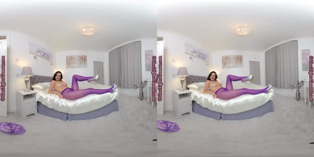 Bonnie Satin Seduction JOI Bonnie Bellotti GlossTightsGlamourVR — photo 3