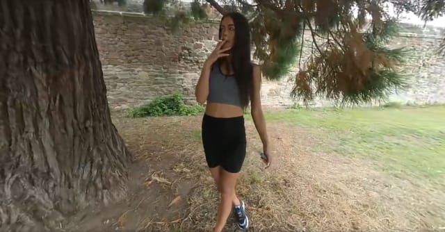 Kim Model Walk About VRSmokers — photo 2