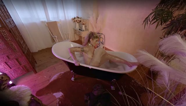 Sensual Bath Total Relaxation Ruin Lux KinkyGirlsBerlin — photo 3