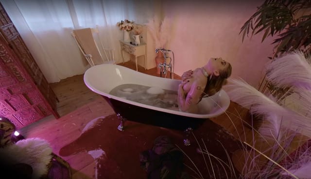 Sensual Bath Total Relaxation Ruin Lux KinkyGirlsBerlin — photo 2