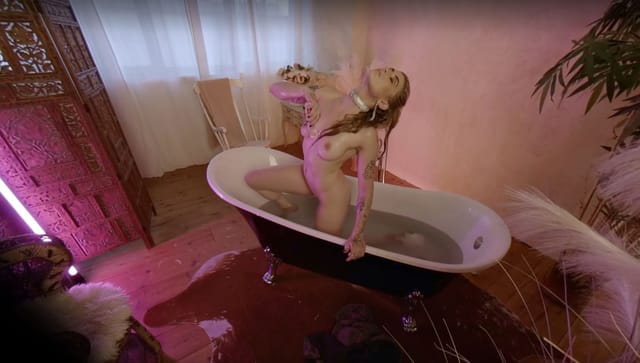Sensual Bath Total Relaxation Ruin Lux KinkyGirlsBerlin — photo 4