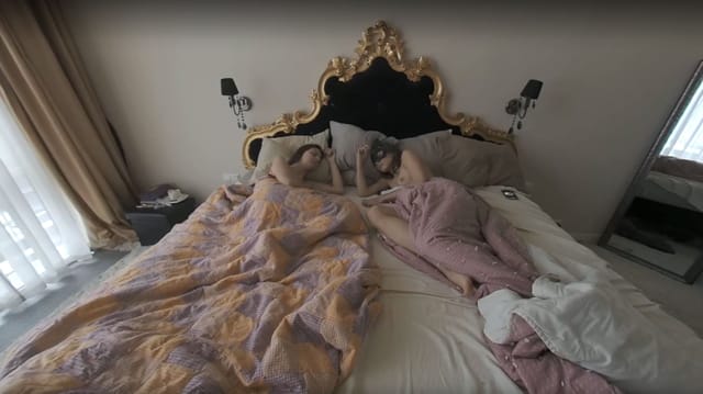 Intimate Lesbians Waking Up And Sensually Licking Vibing Pussies For Pure Pleasure VRgoddess — photo 3