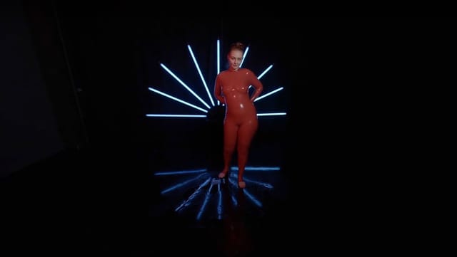 Red latex lady takes a shower Amanda KinkyGirlsBerlin — photo 8