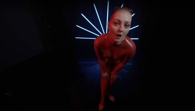 Red latex lady takes a shower Amanda KinkyGirlsBerlin — photo 1