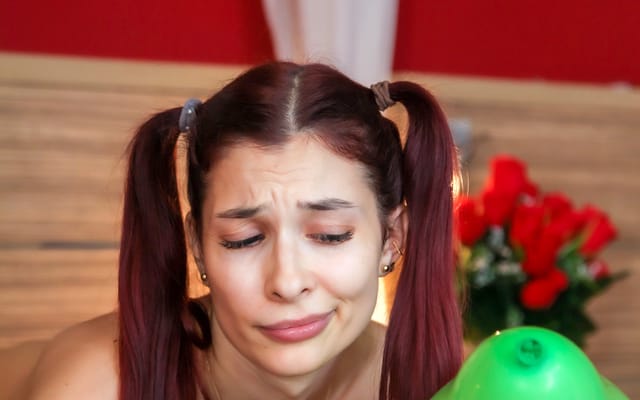 Balloon Popping Desire - Rosse VRixxens — photo 2