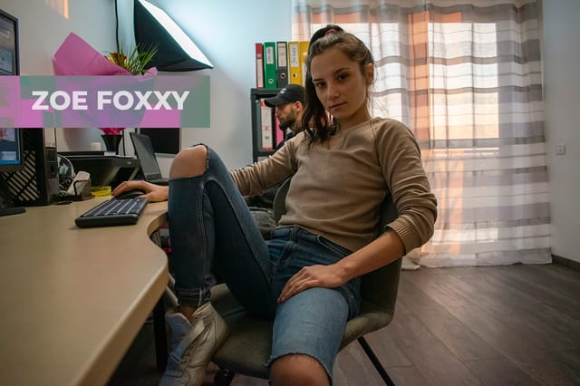 Zoe Foxxy engages in office romance and kissing with a coworker in this 4K VRStars POV video featuring 60 FPS playback.