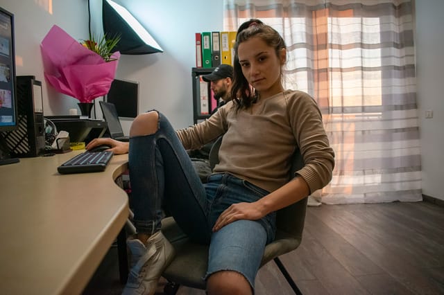 Zoe Foxxy - Office romance with a horny coworker VRStars — photo 4