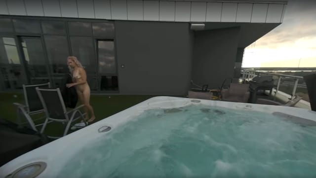 Sexy Mary Jane Using Glass Dildo In Jacuzzi VRgoddess — photo 1
