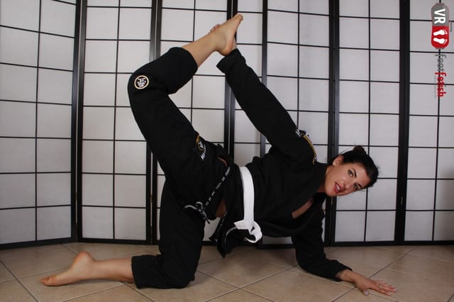 Karate Master Bianca Blance Uses Her Sexy Feet And Wrinkled Soles As Lethal Weapons VRFootFetish — photo 5