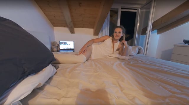 Skinny Hot Ginger Babe Lea Giving Enthusiastic Blowjob BTS Cum In Her Mouth Private On Vacation VRgoddess — photo 7
