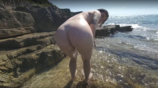 Tattooed Brille Skinny Dipping In The Ocean While On Vacation Jilling VRgoddess — photo 4