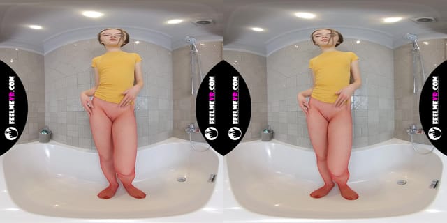 Phoneixa Fisting With Man Hand And Masturbates VR180 FeelmeVR — photo 8