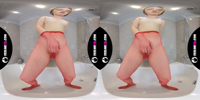 Phoneixa Fisting With Man Hand And Masturbates VR180 FeelmeVR — photo 7