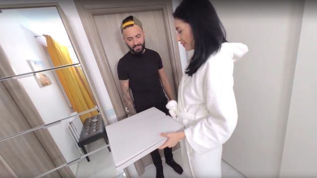 Pizza Delivery Christal Hot StefanSteelFantasy — photo 3