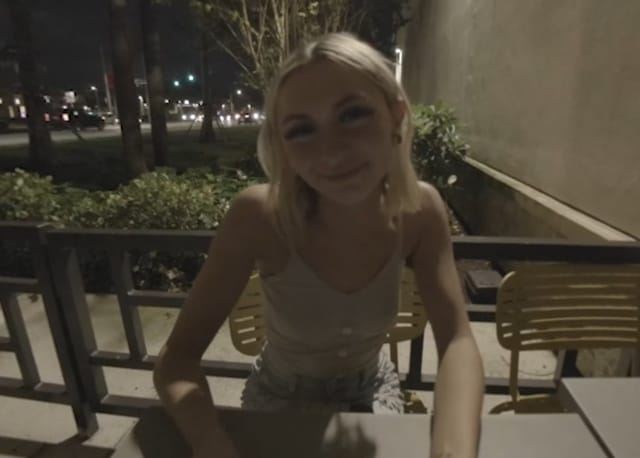 Restaurant Pickup VR porn — photo 1