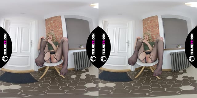 Limona Busty Teen Plays With Tights 180 3d VR FeelmeVR — photo 1