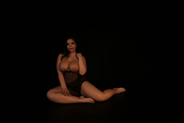 Noir - Sofia Lee II Noir — photo 10
