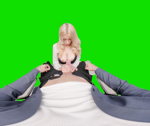 Kaira Kampen — Office Seduction: German Girl's Tease virtual reality porn — photo 6