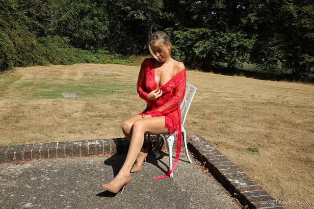 Blondie Rose performs a solo act outdoors in 4K and 6K resolution with a first-person point of view camera angle.