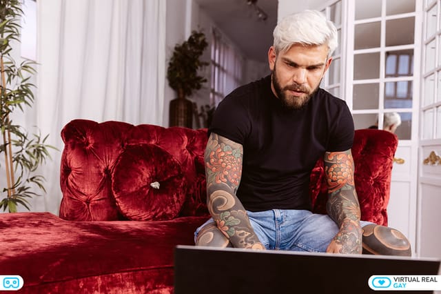 [Gay] Lucho Is Live! VR porn — photo 4