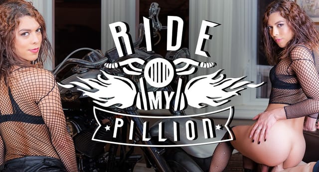 [Trans] Ride My Pillion — Kendra Sinclaire VR porn scene