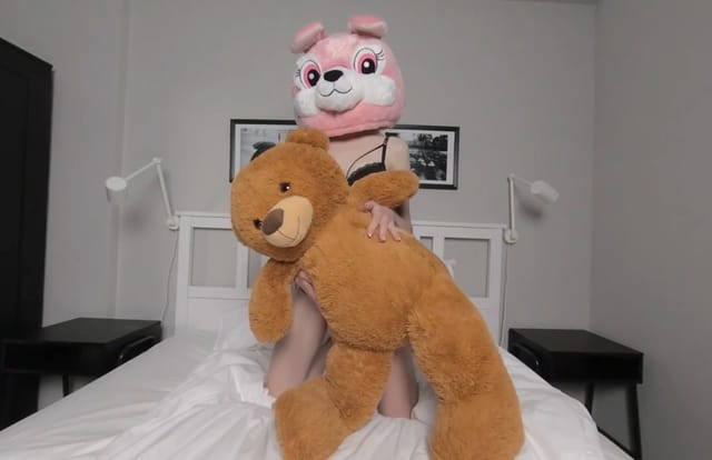 Celestine stripdance and masturbating for teddy PlushTV — photo 9