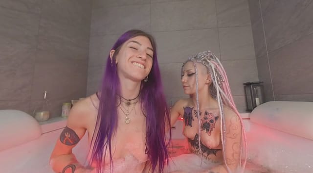 Dirty Girls Got Clean in the Jacuzzi ItalianFetishVR — photo 5