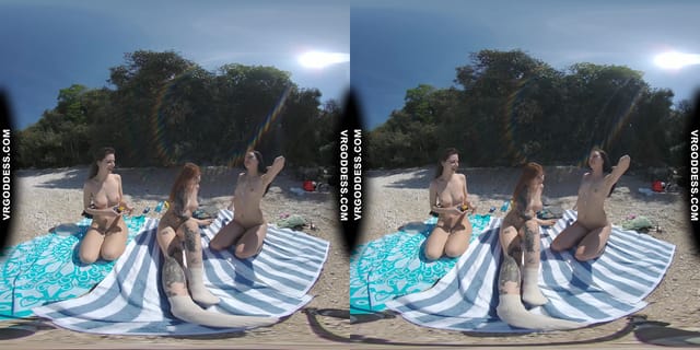 3 Babes Naked On Vacation Beach Picnic Playing Frisbee Searching For Shells And Bubble VRgoddess — photo 1