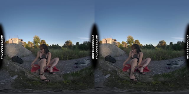 Risky Public Masturbating Hot Girl Brille Gets Caught By Tourists Gets Her Period Finished At Home VRgoddess — photo 3