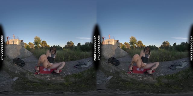 Risky Public Masturbating Hot Girl Brille Gets Caught By Tourists Gets Her Period Finished At Home VRgoddess — photo 8