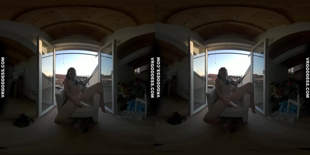 Risky Public Masturbating Hot Girl Brille Gets Caught By Tourists Gets Her Period Finished At Home VRgoddess — photo 4