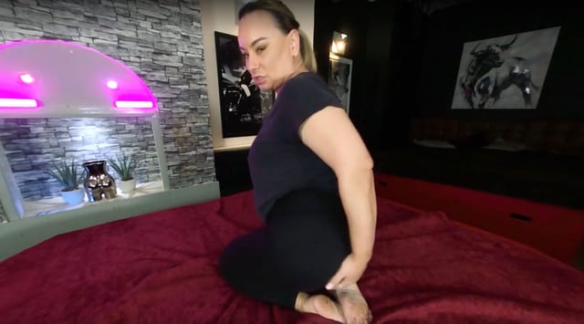 Home And Horny Eva May PeepingThom — photo 4
