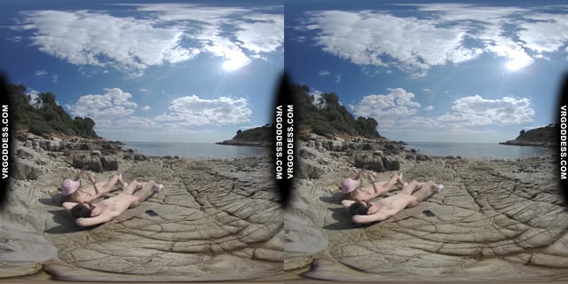 Matty And Josie Kayaking On Vacation Hiking Nude On Abandoned Island VRgoddess — photo 2