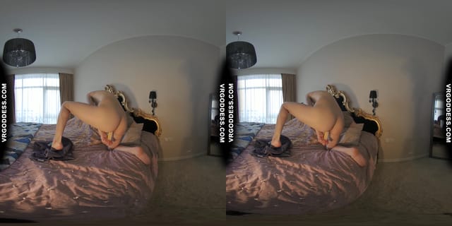 Fetish Video With Josie Stuffing Her Pussy With Glowsticks And Hitachi Vibe To Orgasm VRgoddess — photo 10