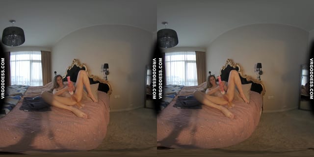 Fetish Video With Josie Stuffing Her Pussy With Glowsticks And Hitachi Vibe To Orgasm VRgoddess — photo 6